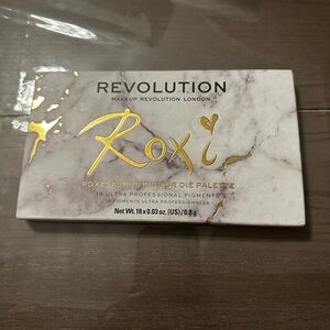 Revolution eyeshadow palette